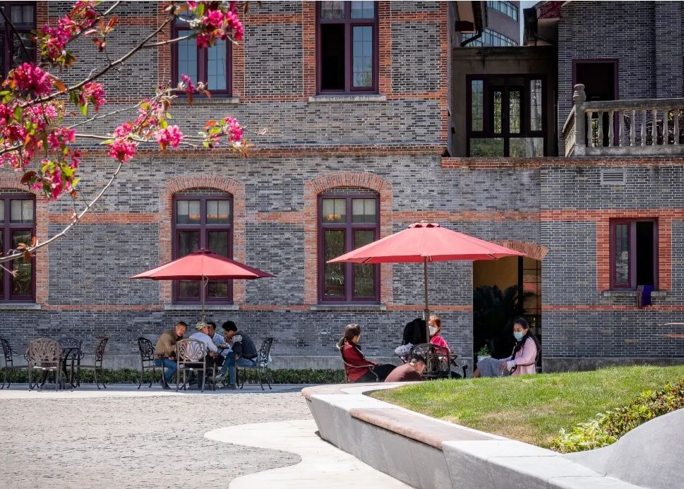 上海交通大学徐汇校区华山路入口景观提升设计丨中国上海丨上海亦境建筑景观有限公司,上海交通大学设计学院风景园林研究所-32