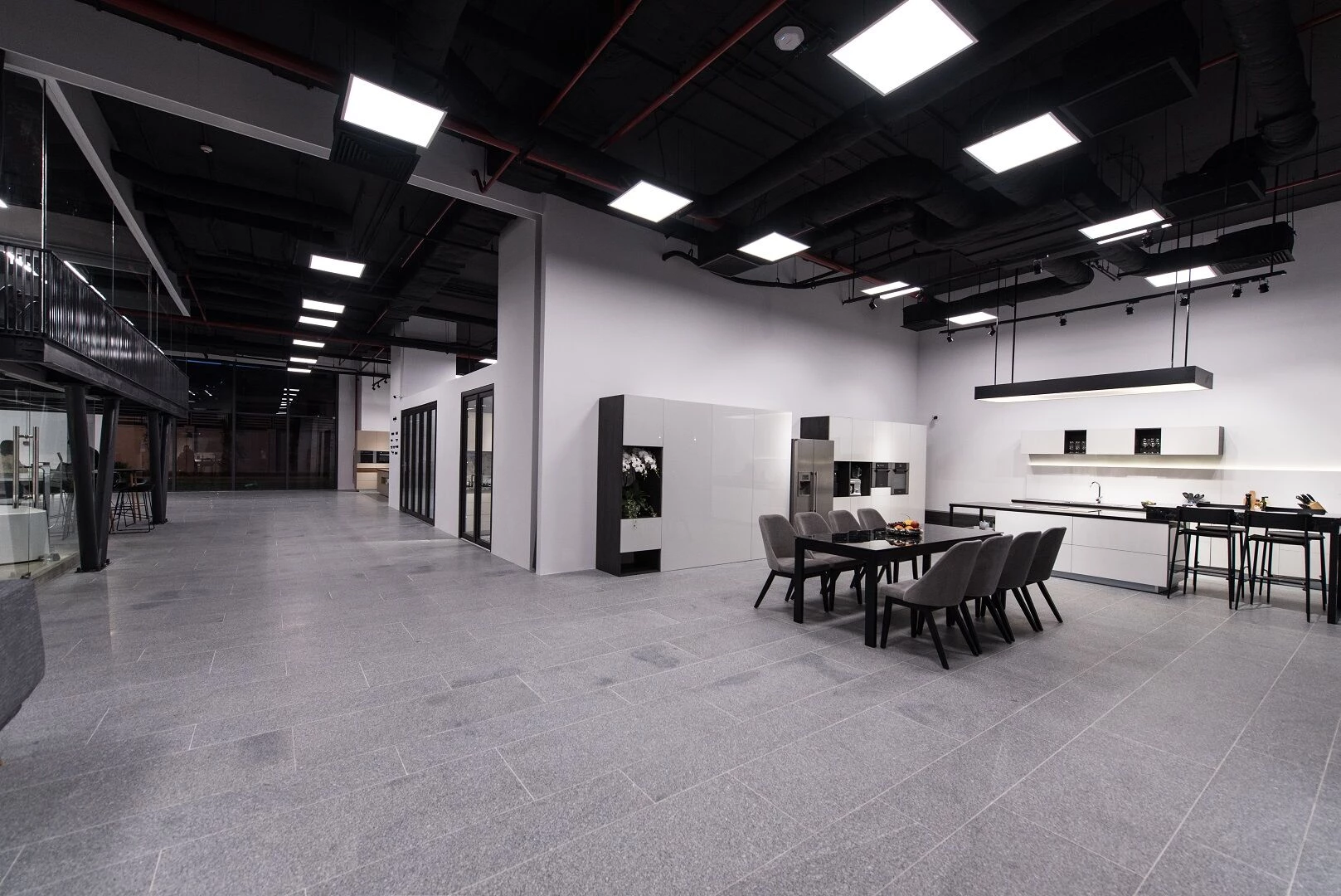 越南河内 Rehau 展示厅——创新材料展示与办公空间的完美融合-20