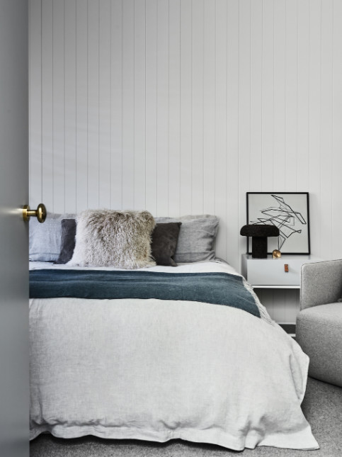 金色的;金黄色的;金的;金制的-52