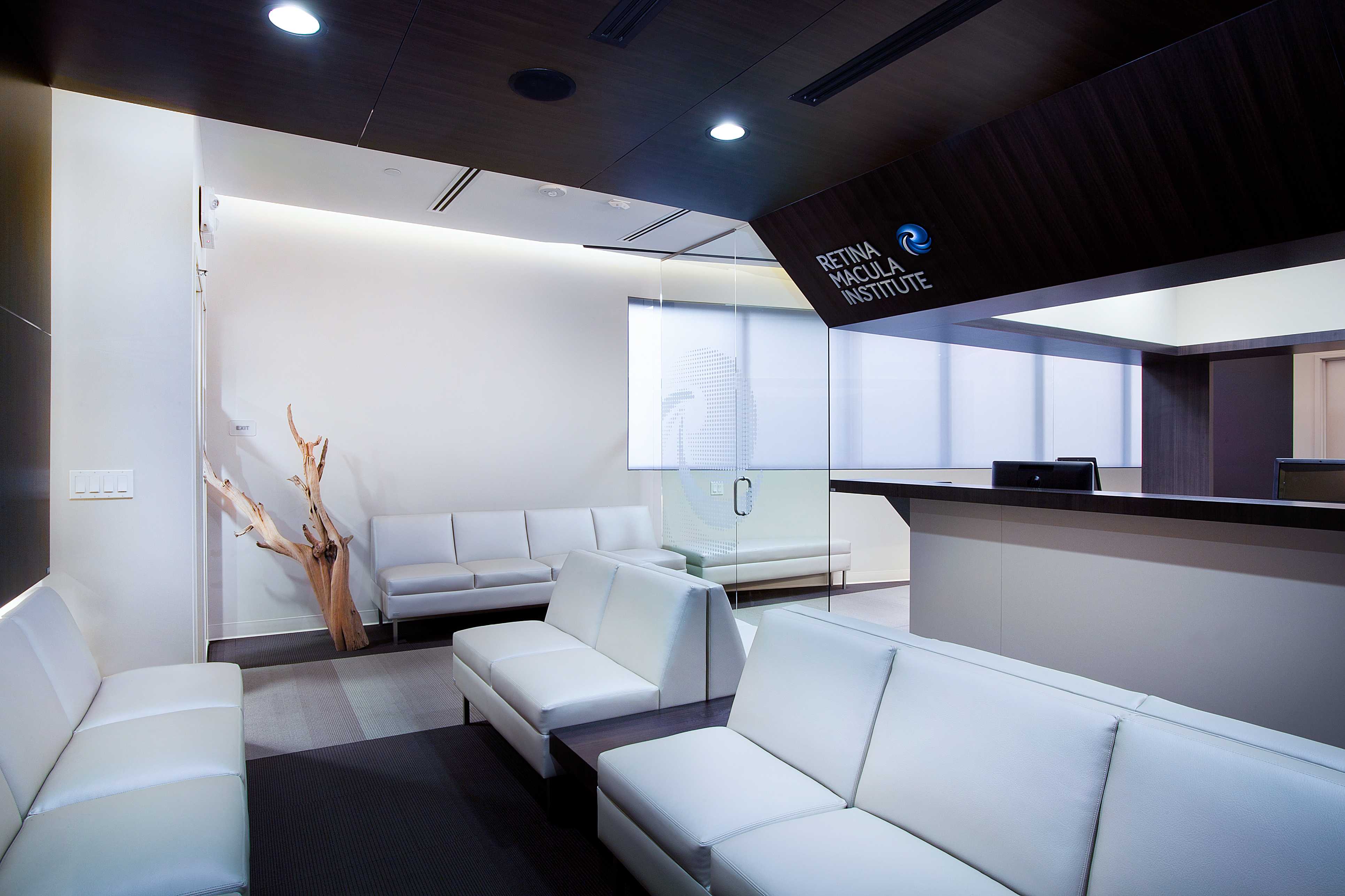 洛杉矶 Retina Macula 研究所新医疗办公室-5