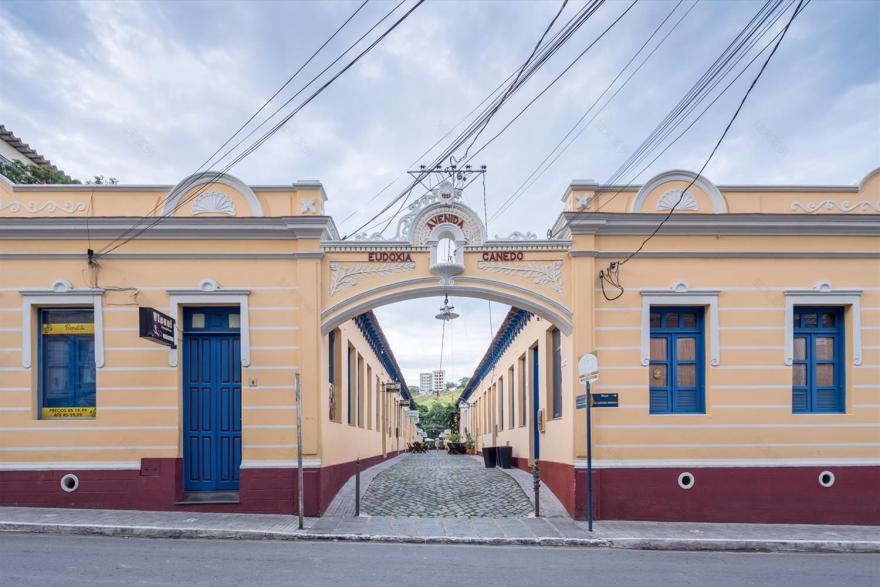 巴西 Muriaé 的商业建筑设计 · 古老建筑的现代新生-1