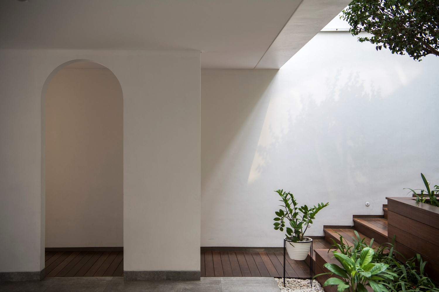 雅加达哈里曼住宅 | 艺术气息与自然共融的设计-8