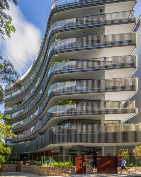 布丽莎公寓丨巴西里约热内卢丨Sergio Conde Caldas Arquitetura
