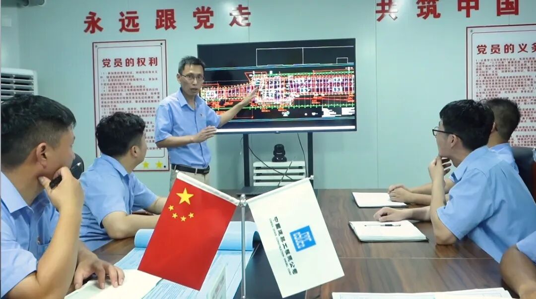 【一线写真】他们在天津“最繁忙十字路口”，完成一场与时间赛跑的“心脏手术”-31