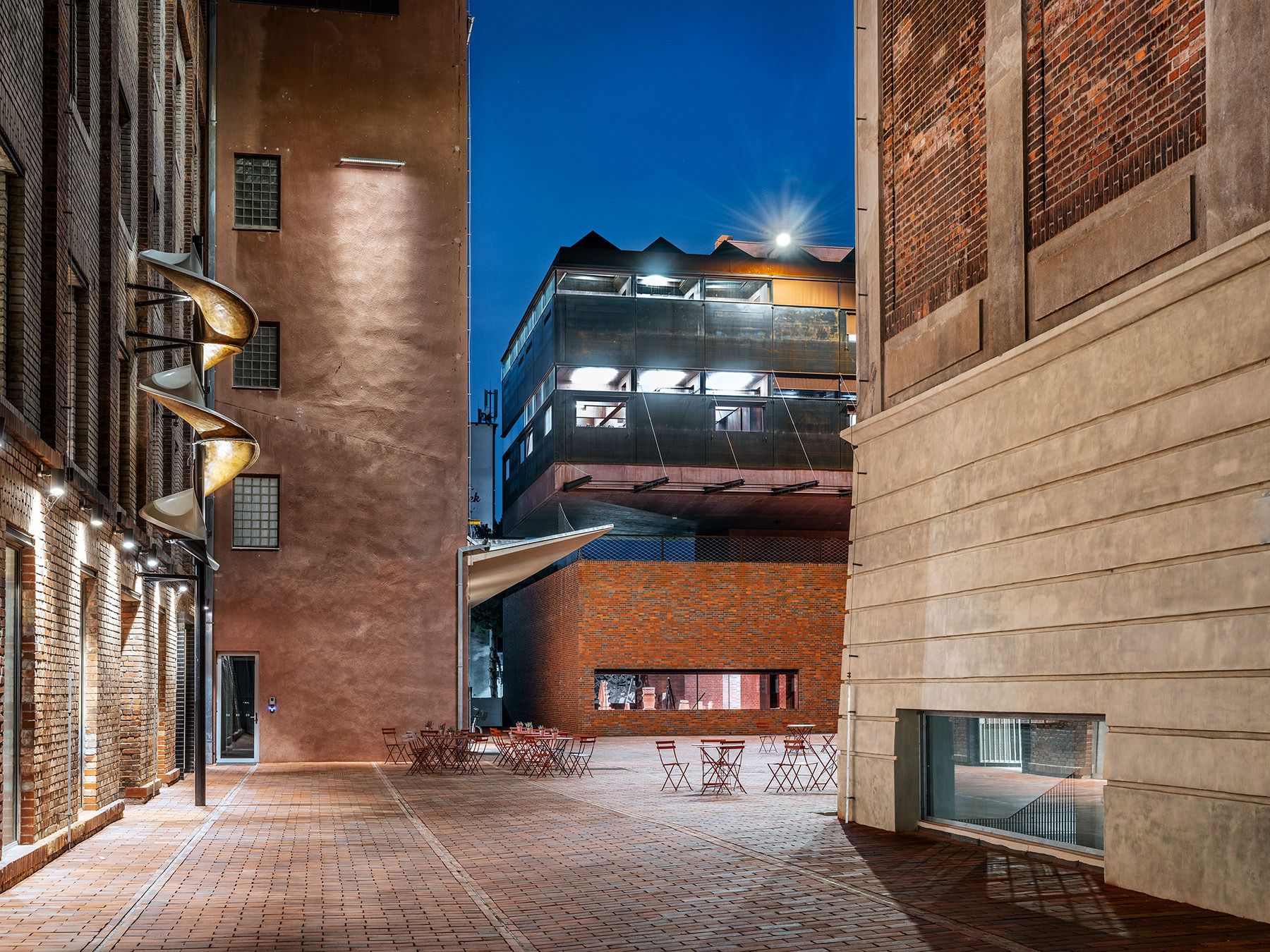 新舊共榮的城市典範：捷克舊磨坊改造，融合藝廊、教育中心、市民共享的文化場域 | FAM-91