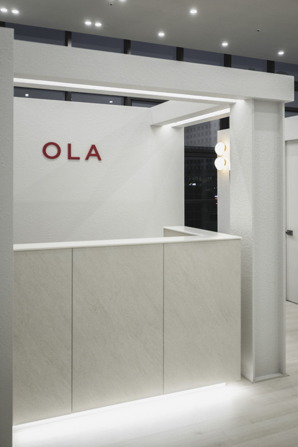 简约白色瑜伽室，45 平米的空间艺术-7