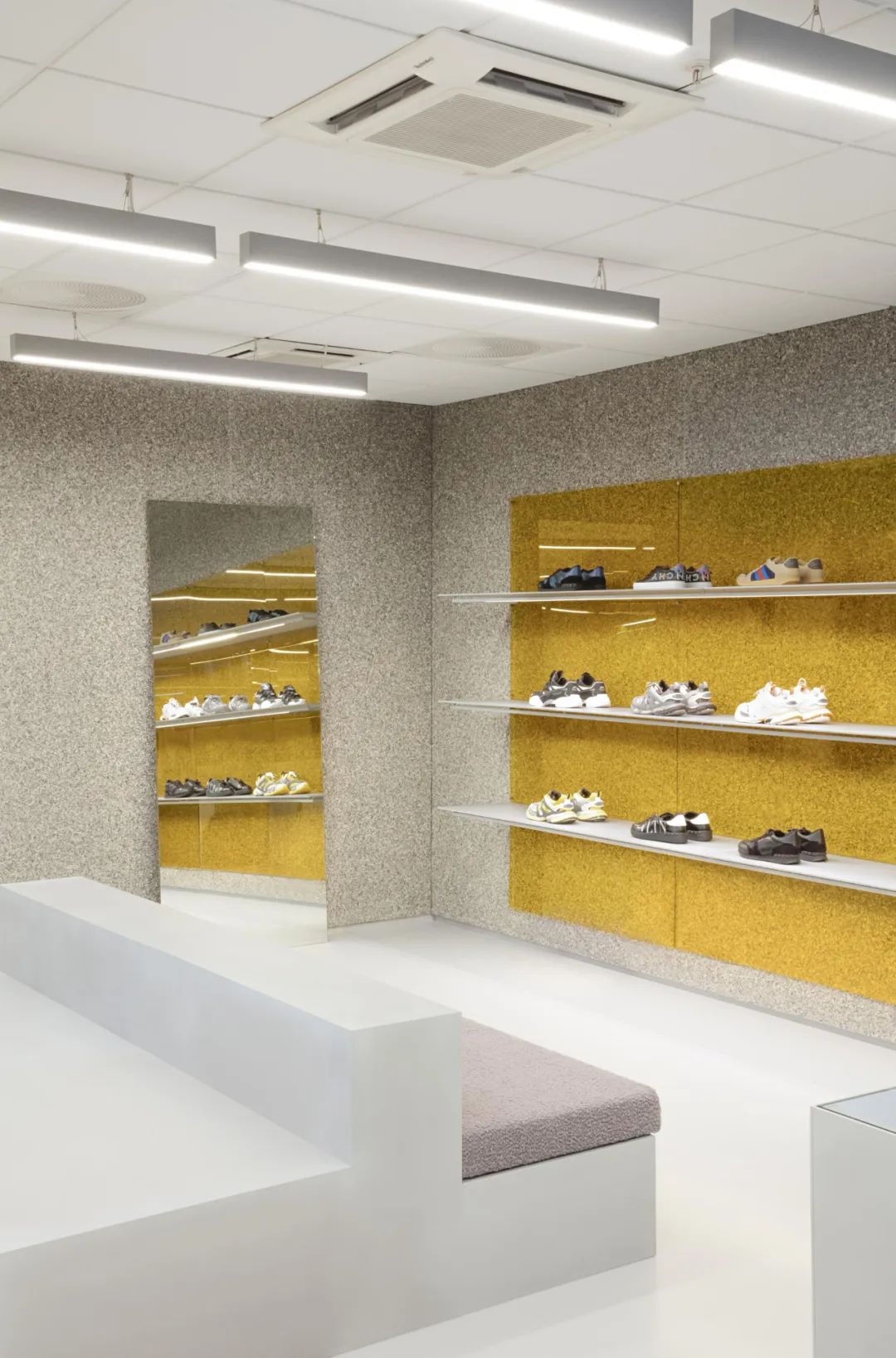 Collage 男女奢侈时尚零售店丨David Thulstrup 工作室-17