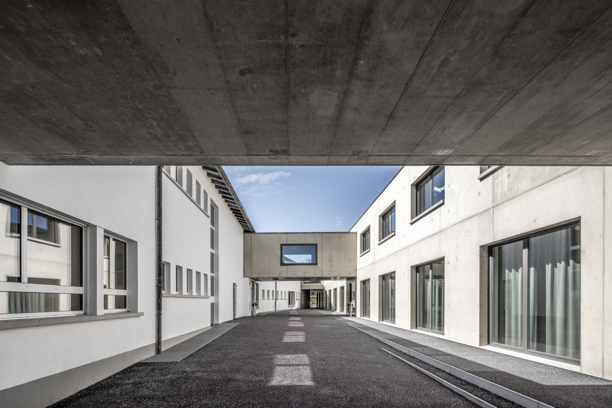 Evilard 小学扩建 | 新旧融合的室内设计-17