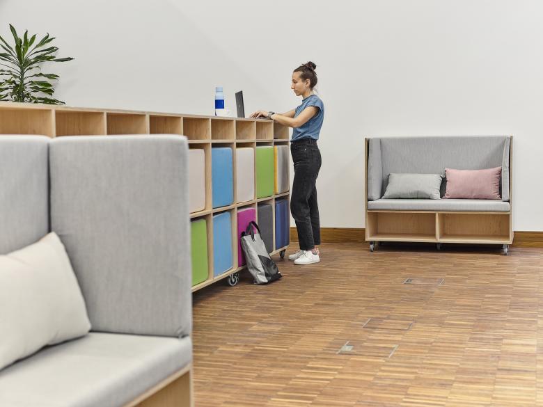 布鲁塞尔歌德学院办公室楼层丨比利时-39