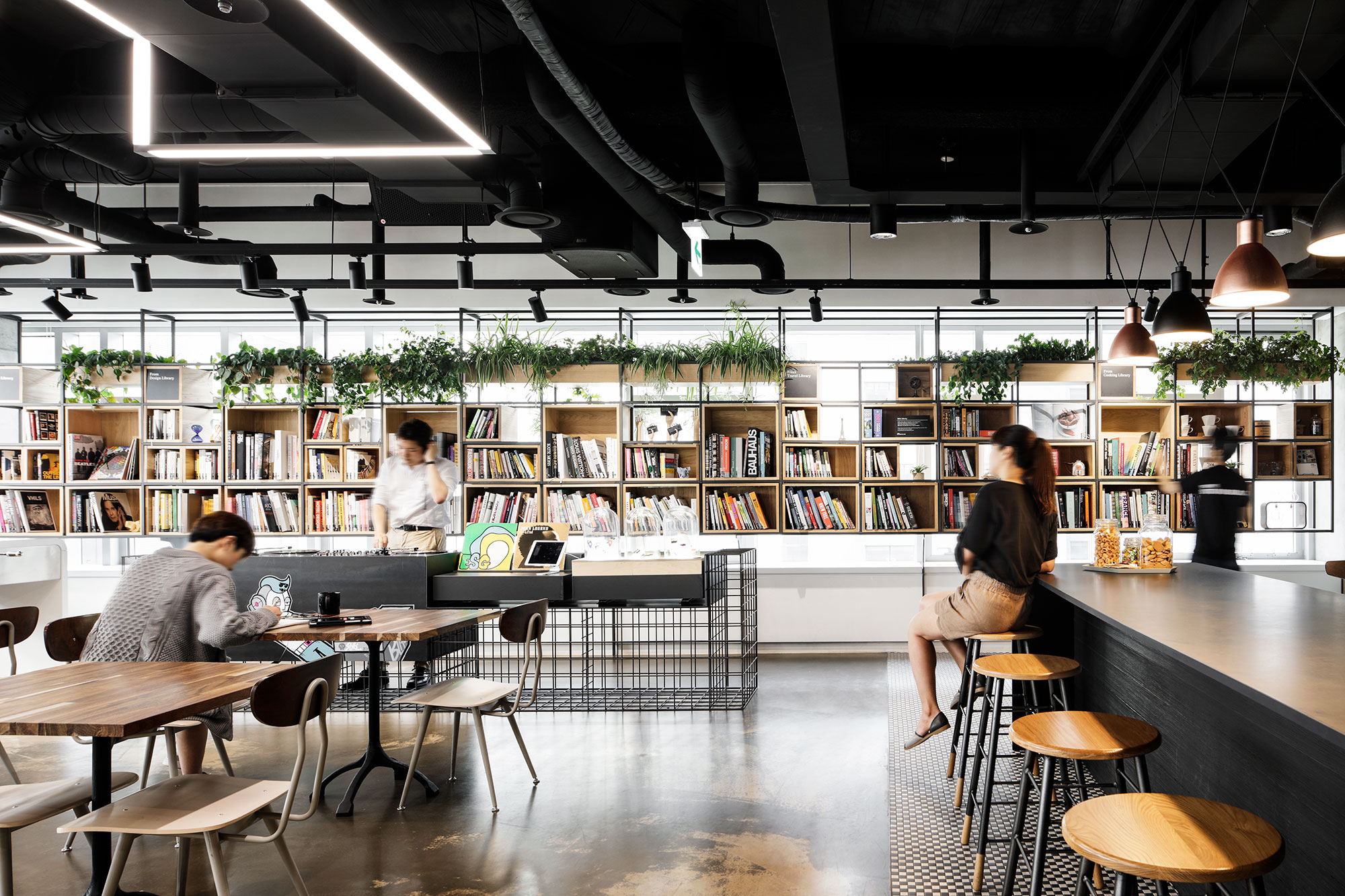 首尔江南区现代信用卡工作室黑-8