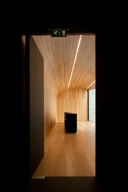 湖畔双砾，葡萄牙 / Aires Mateus-37