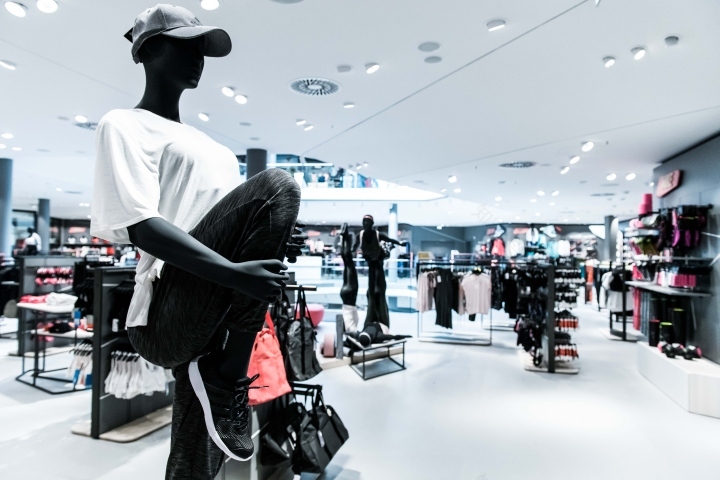 L&T 体育用品店-46