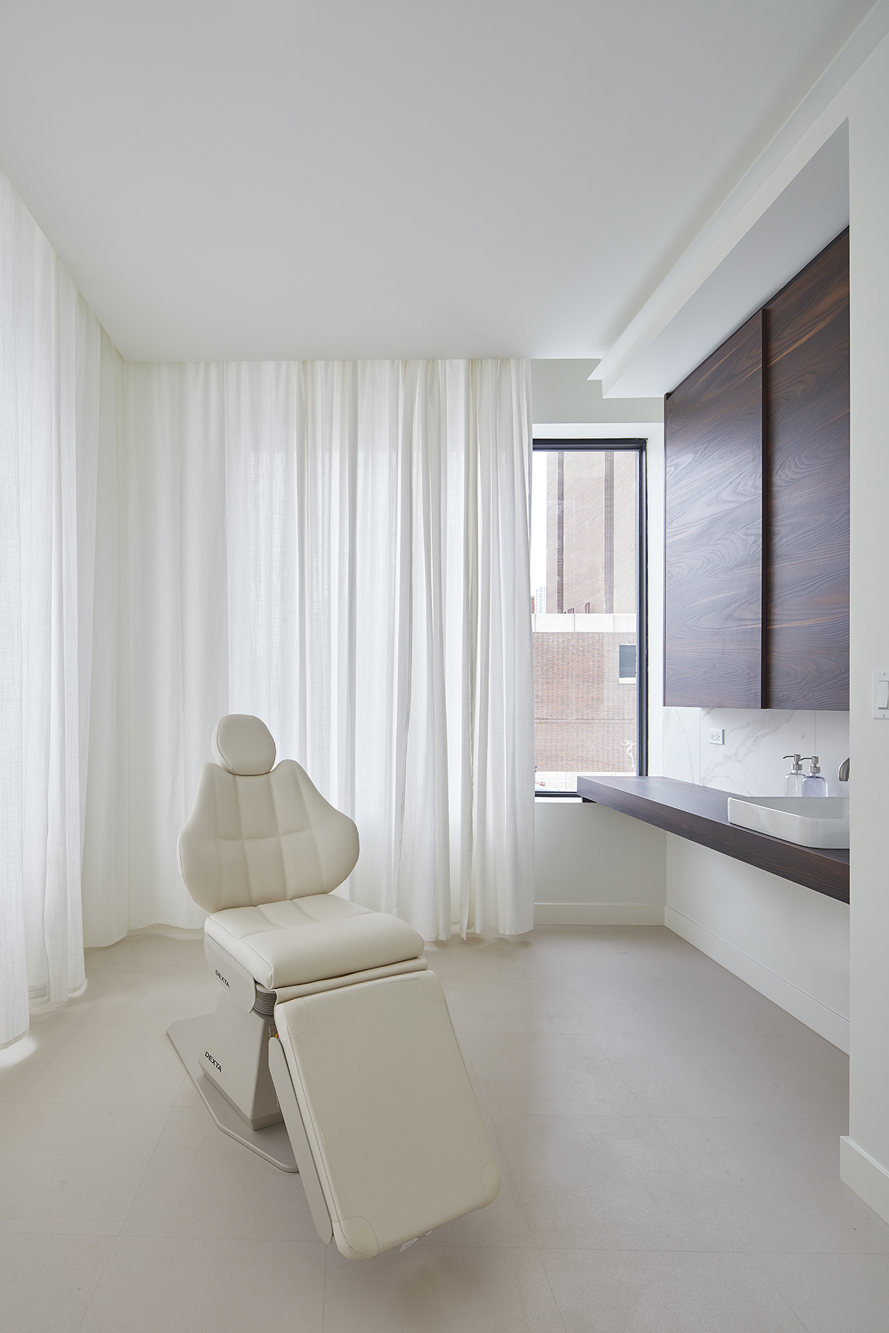 旋转立方体医疗中心-7