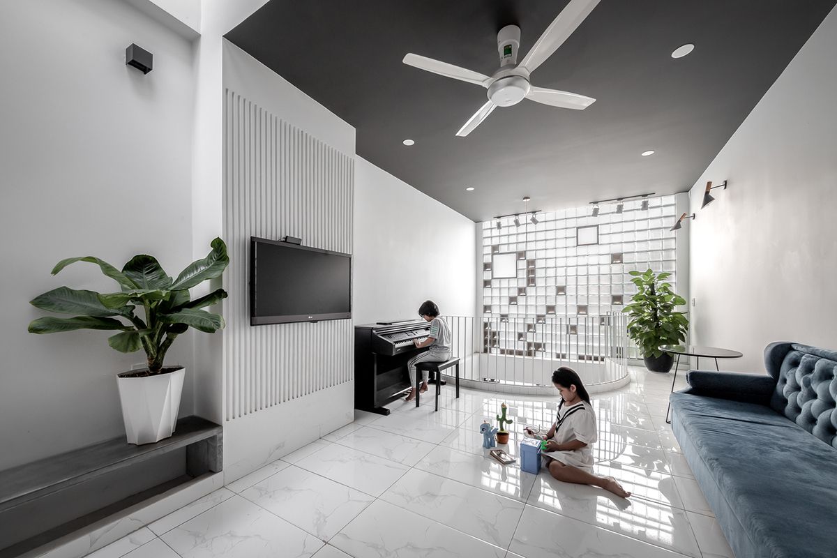 Ngôi nhà phố ấn tượng với mặt tiền bằng gạch kính | ZenVillas Vietnam-23