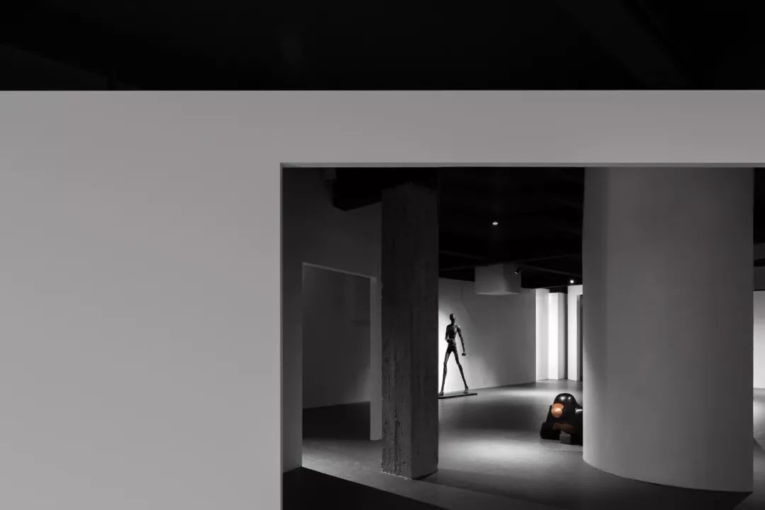 梦境边缘的生活艺术展厅-17