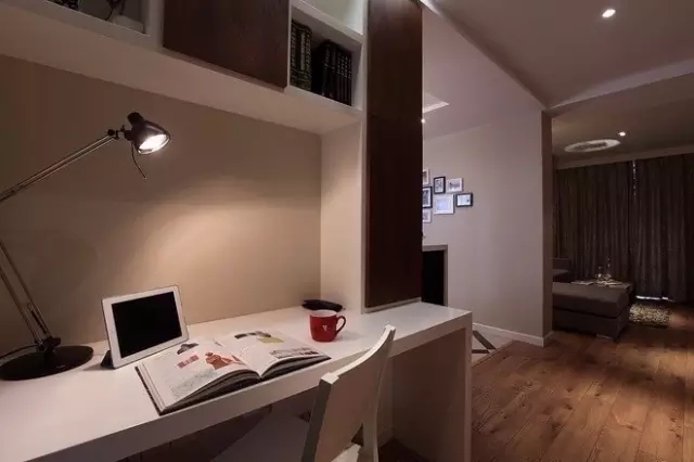 94㎡现代简约婚房 巧用空间碗橱也能变书房-6
