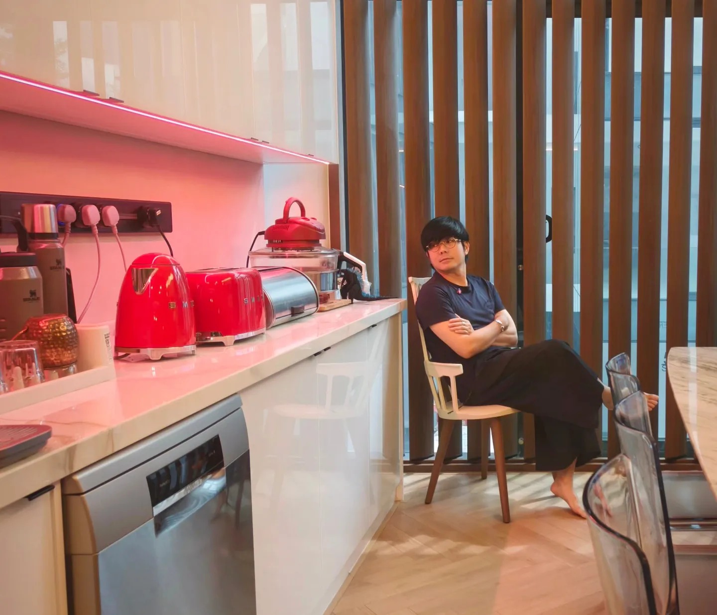 Iko iN黑白系干湿厨房2合1设计-13