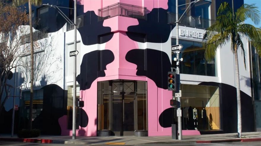 巴宝莉罗迪欧大道商店“PHYGITAL”零售可能性丨美国-0