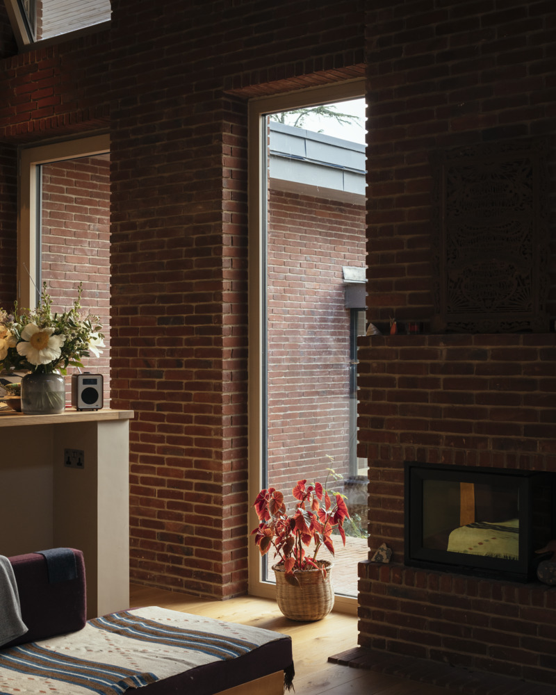 融入自然的英国生态小屋-50