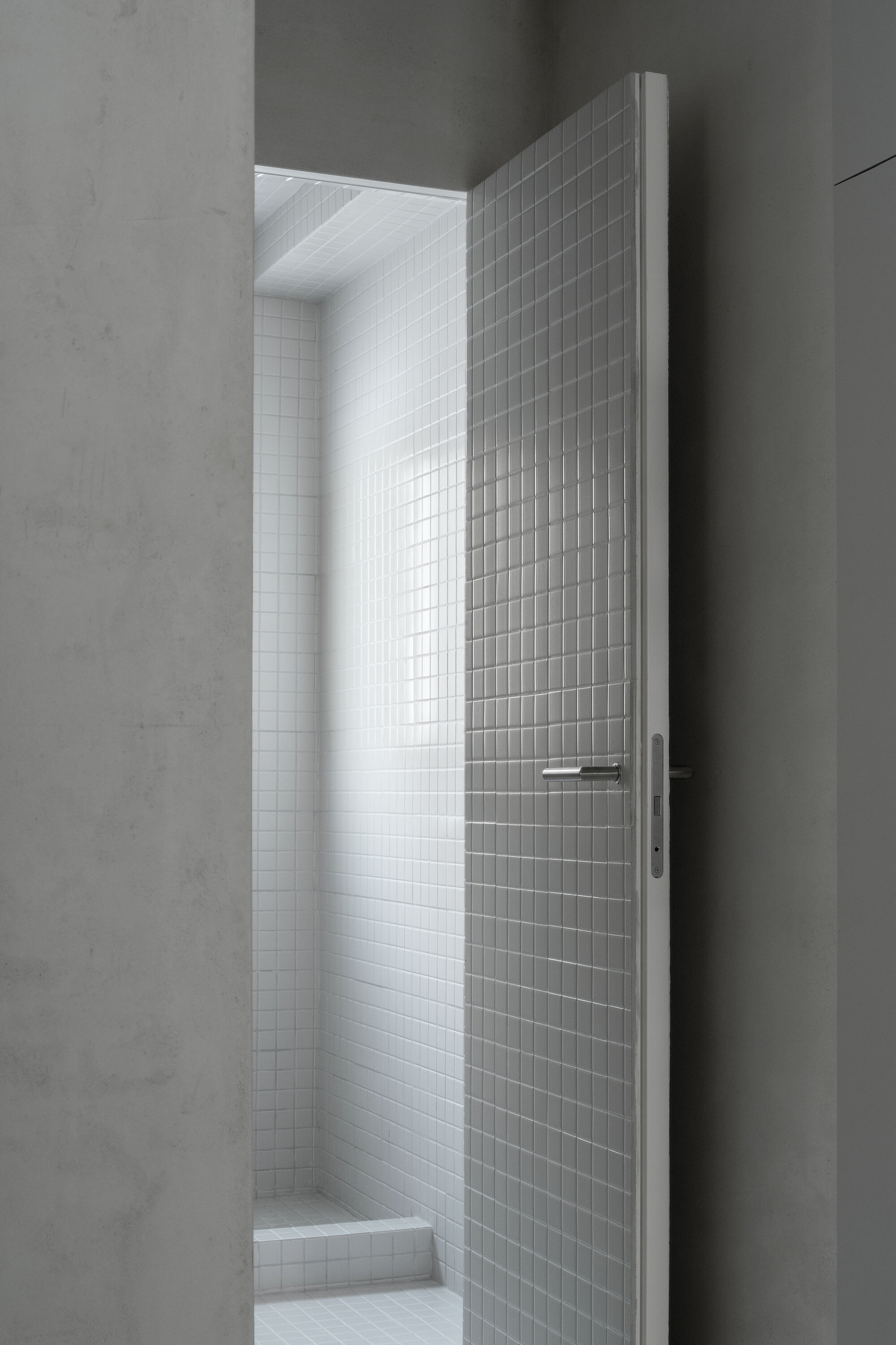 里约之家丨西班牙马德里丨HANGHAR-21