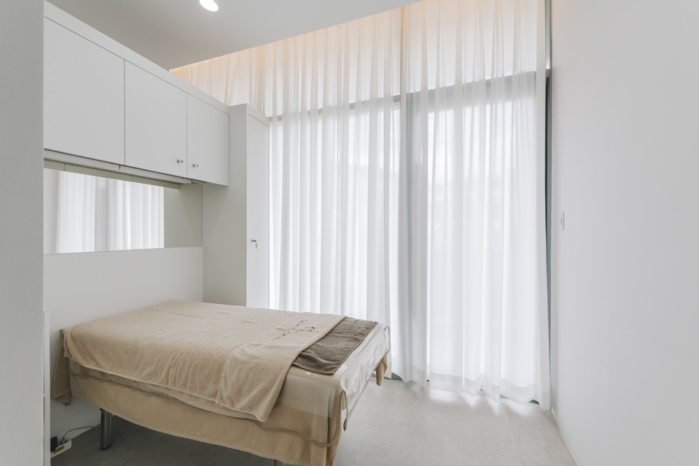 极简设计，10 平米皮肤护理空间的精致打造-5