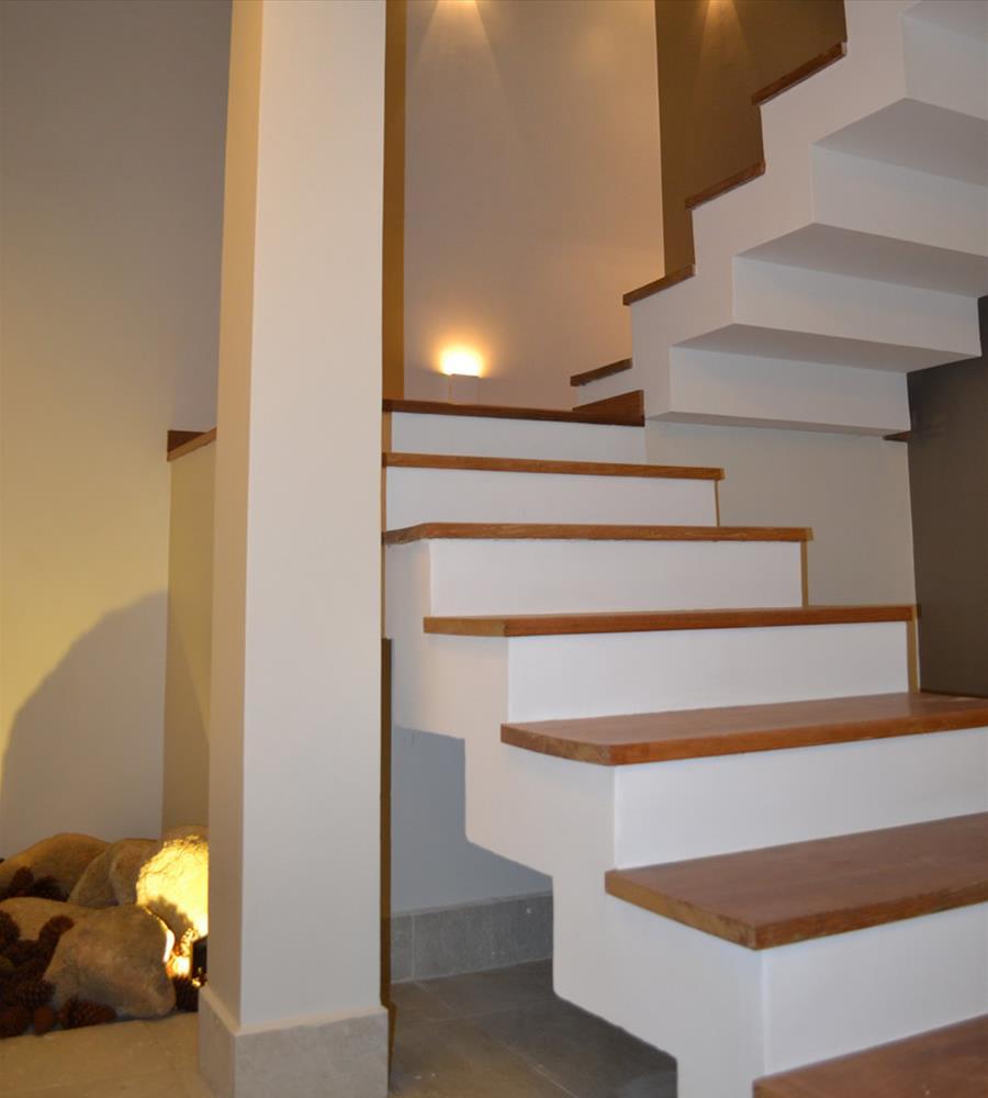 巴西 Traço & Espaço 建筑事务所的创新坡地住宅设计-8