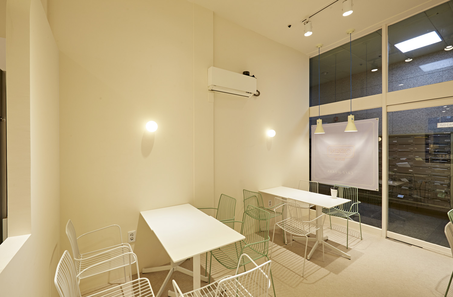 贝伊顿的 11 平米咖啡厅 | 极简主义的完美诠释-7