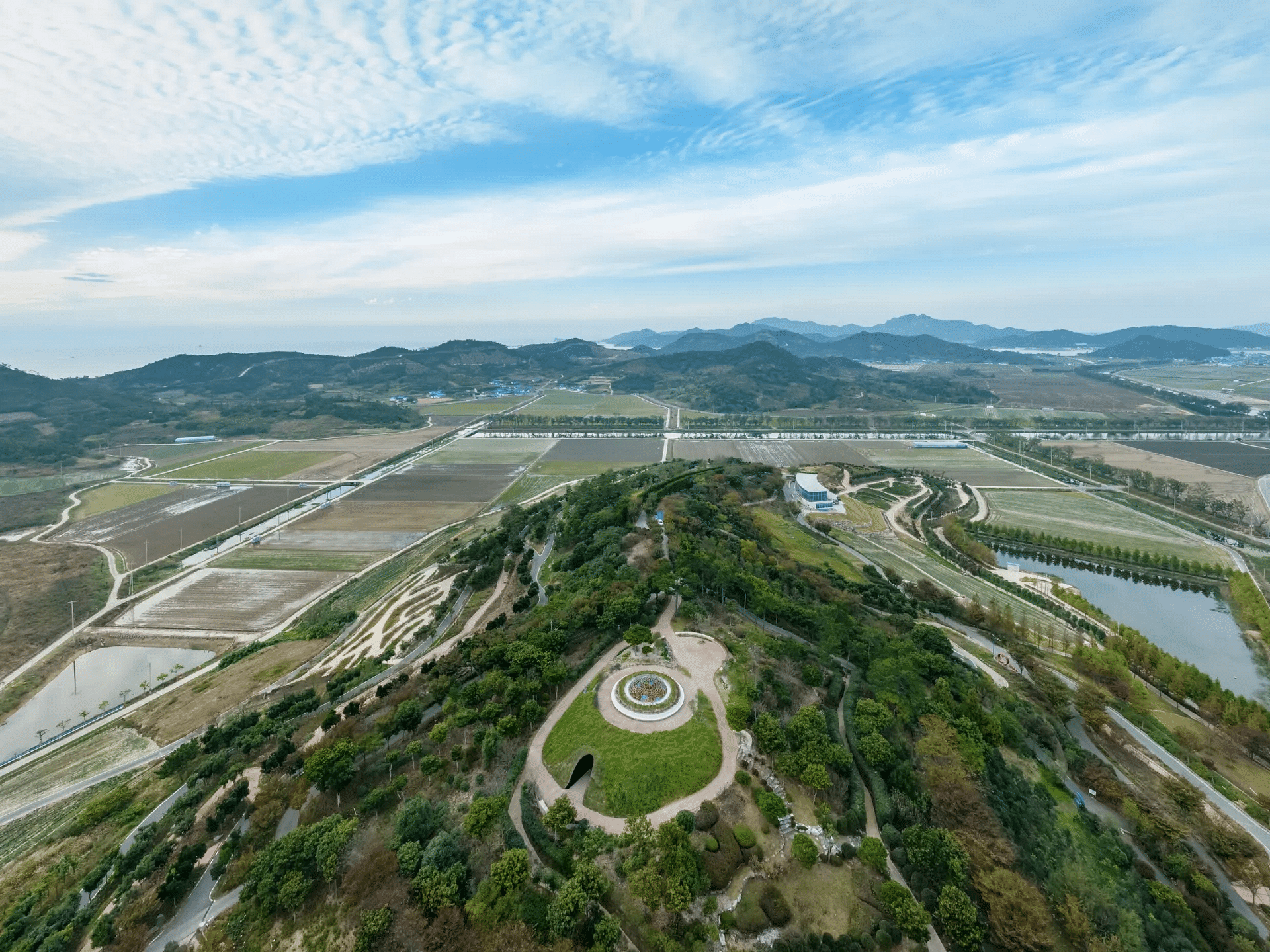 南韓新安郡「Shinan Art Island Project」首部曲：Olafur Eliasson《呼吸大地球體》帶你走進宇宙的奇幻之旅！ | FAM-26