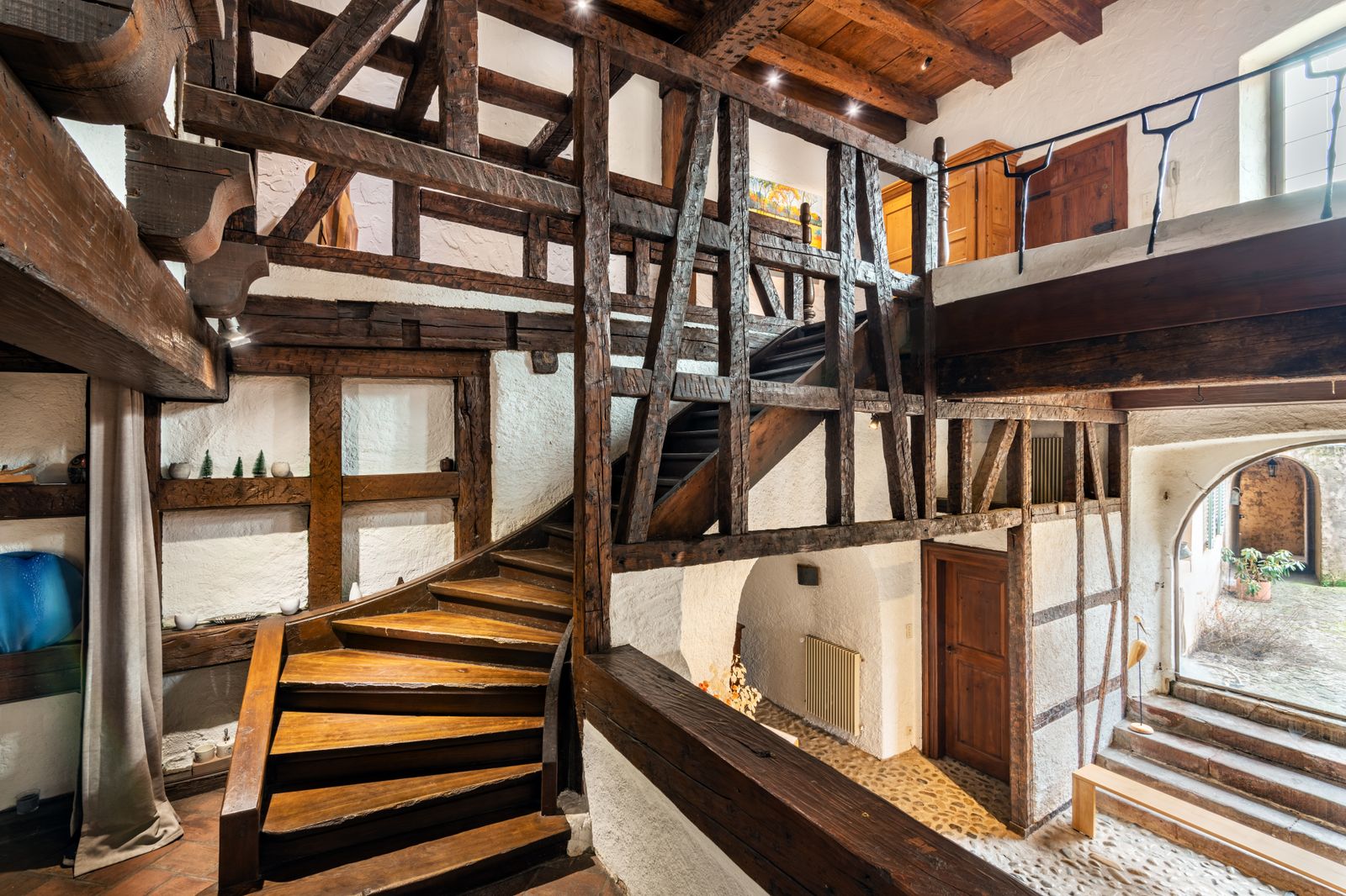 阿尔萨斯660㎡带壮观壁炉古修道院住宅丨法国丨雅克·库埃勒（Jacques Couëlle）-22