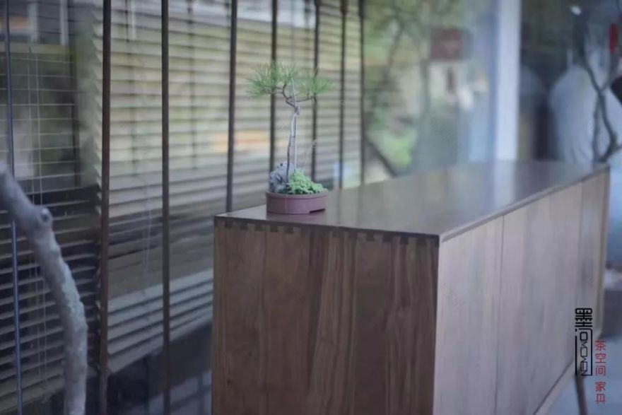 墨问定制款玄关柜 | 低调奢华的黑胡桃木之美-15