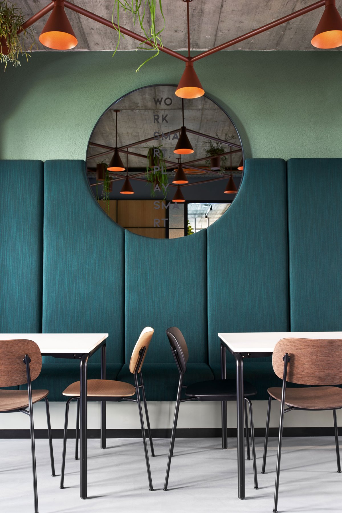 德国 Stuttgart 城市空间，Studio Komo 打造色彩丰富协同办公环境-3