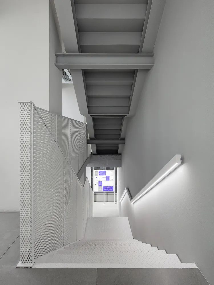 蓝灰调·质感商业空间·IOPE 实验室定制护肤新体验丨韩国-18