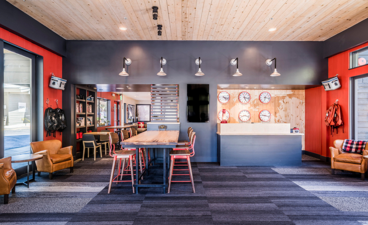 山间现代汽车旅馆-11