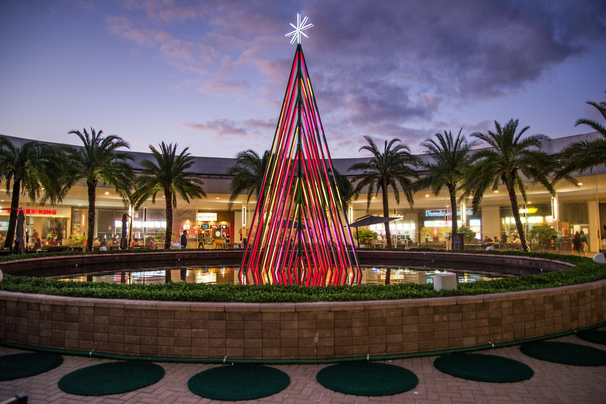 巴西商场互动式圣诞树-17