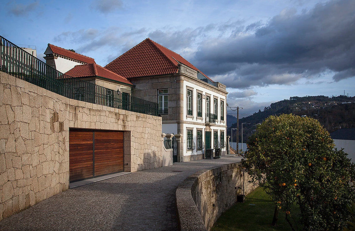 河边的房子丨葡萄牙杜罗丨nonarquitetura-9