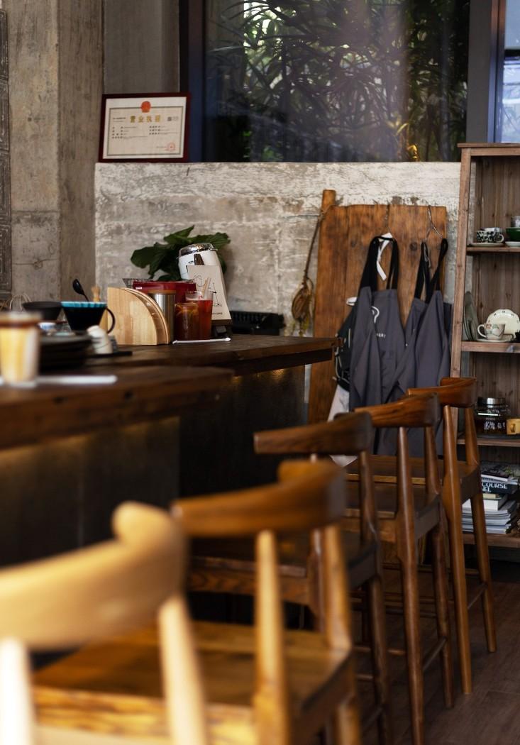 FY 空间设计 | 咖啡烘焙生活馆的舒适美学-9