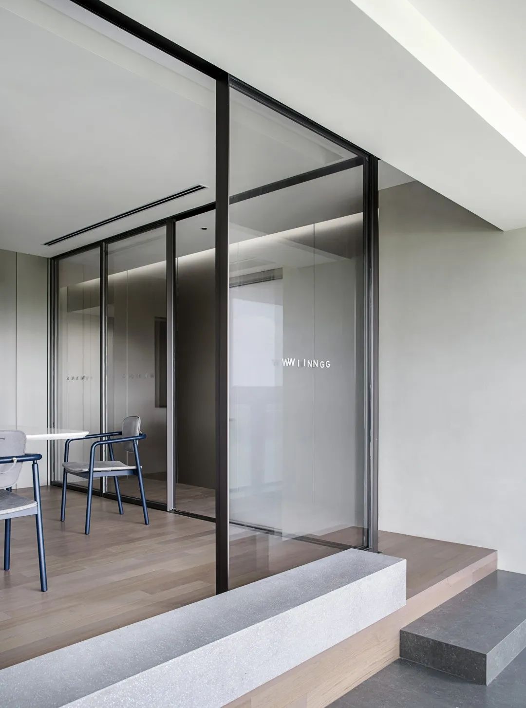 WING 东翼设计·办公空间丨中国佛山丨广东东翼品牌设计有限公司-8
