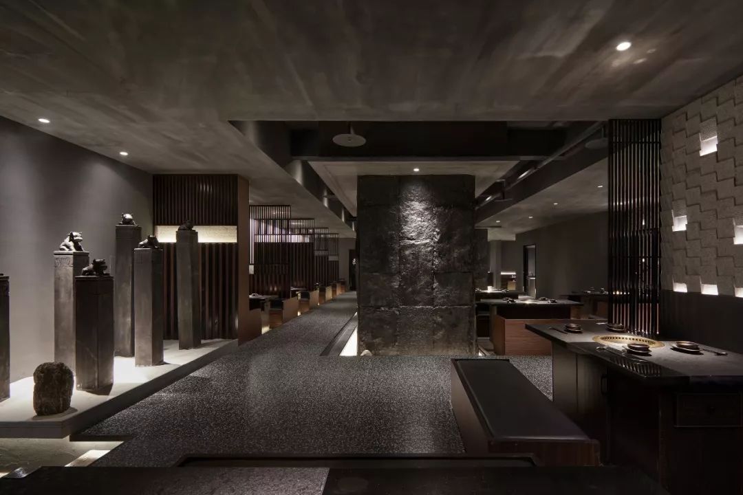 重庆赤犇炭火烤肉店——原始暗黑风潮的美食空间-50