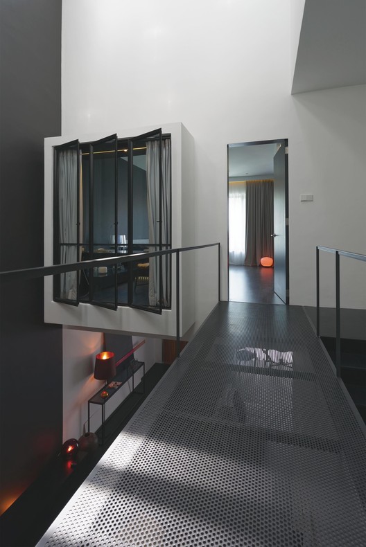 双人住宅中的流动空间与光影游戏-2