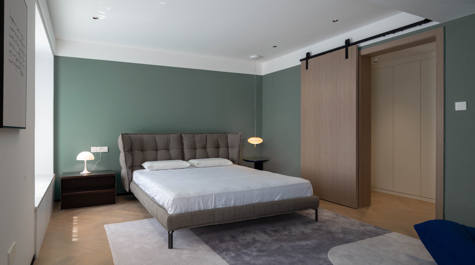 琐碎空间大改造 | 220 平经典现代风设计，灯光与质感的完美结合-25