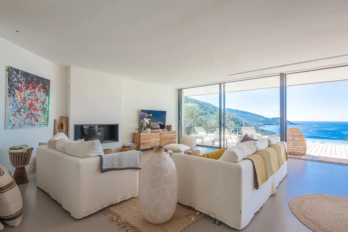 科西嘉海畔的完美融合 | 建筑大师的环保海景房-3