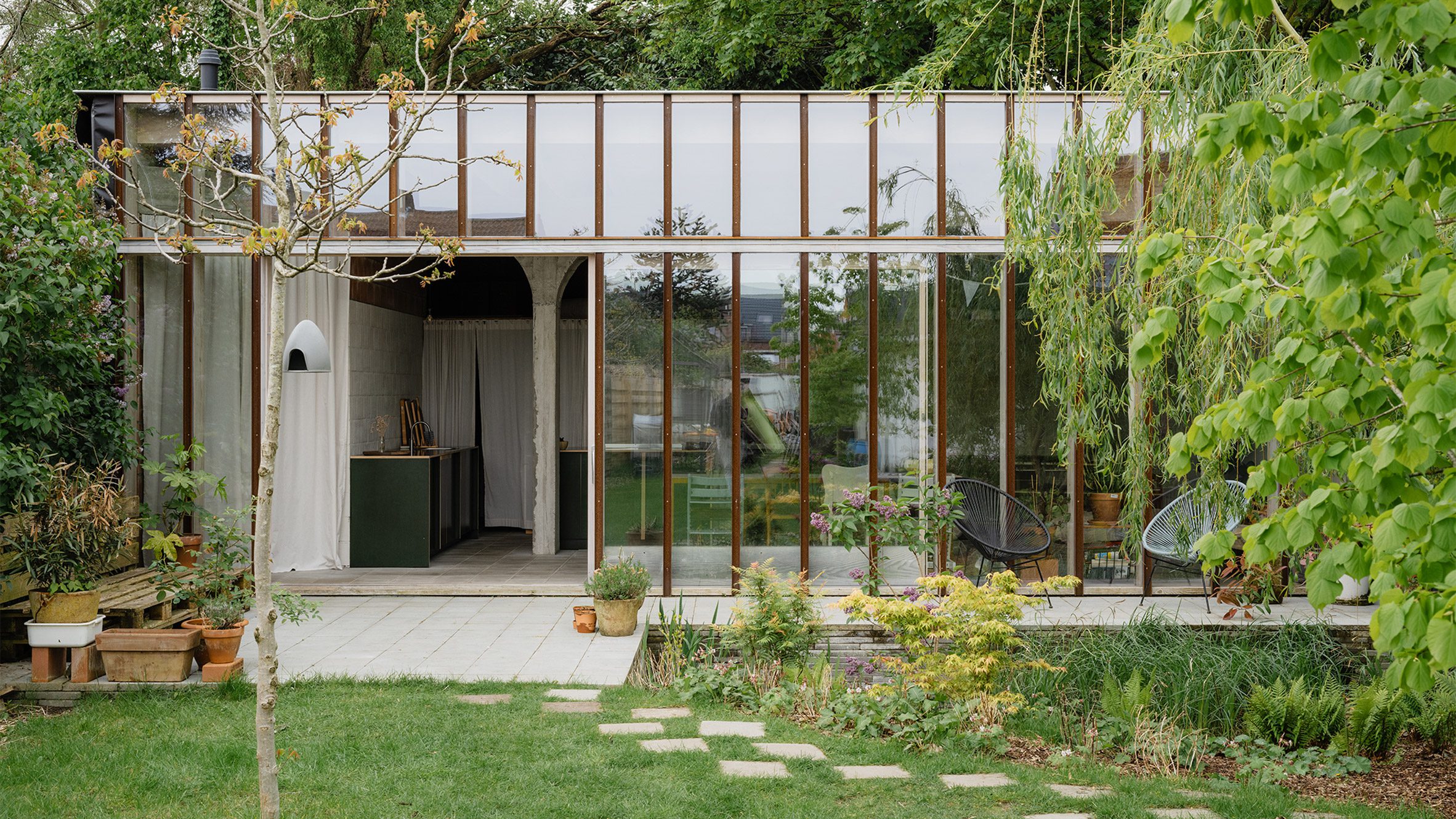 Atelier Janda Vanderghote creates "serene" garden studio in Ghent-0