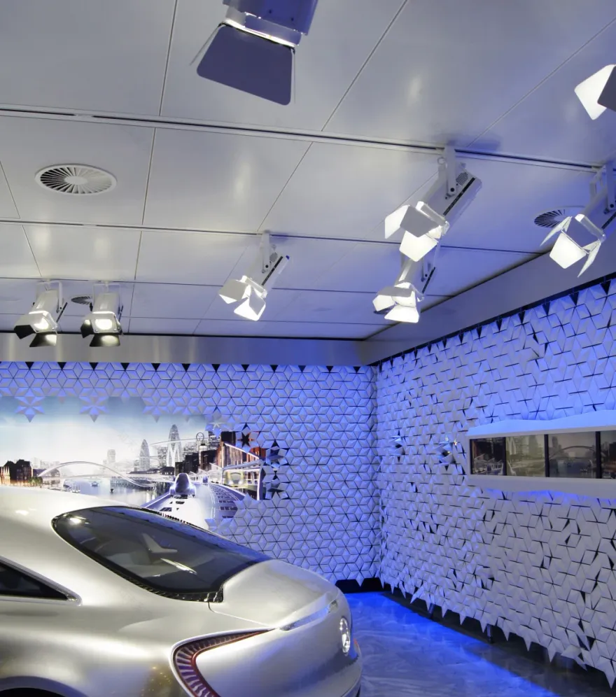奔驰德国不来梅展厅·创意模块化房间隔板设计-11