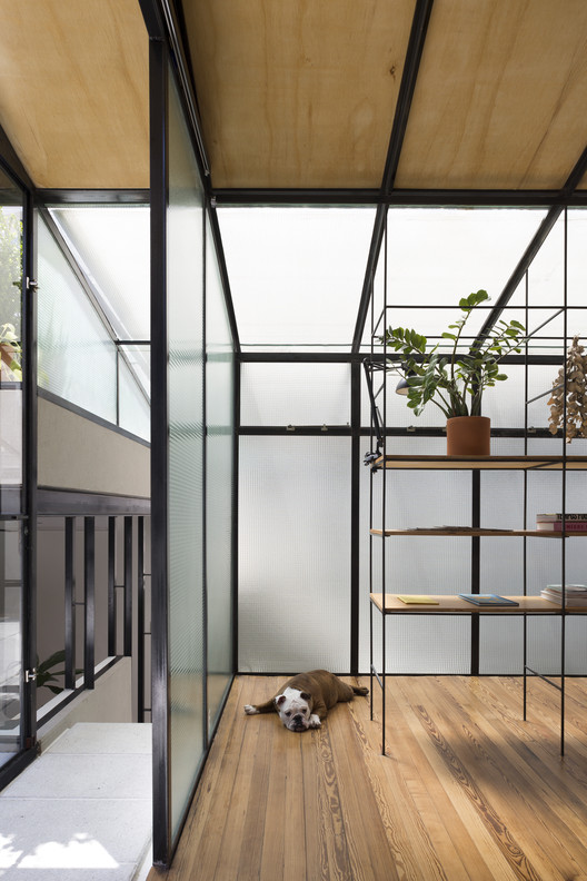 中庭公寓的透明改造-19