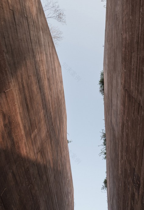 波兰卡廷惨案纪念空间-8