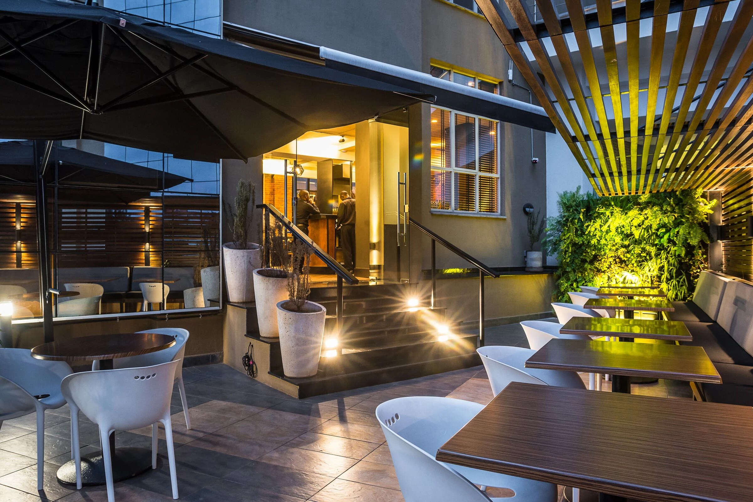 纽约风格餐厅设计，展现红砖、皮革与黑白的魅力-40