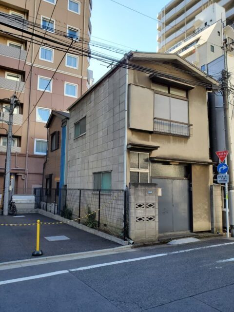 新宿の家 隙間の光明丨日本京都丨キトキノアーキテクチャ(小林玲子)-43