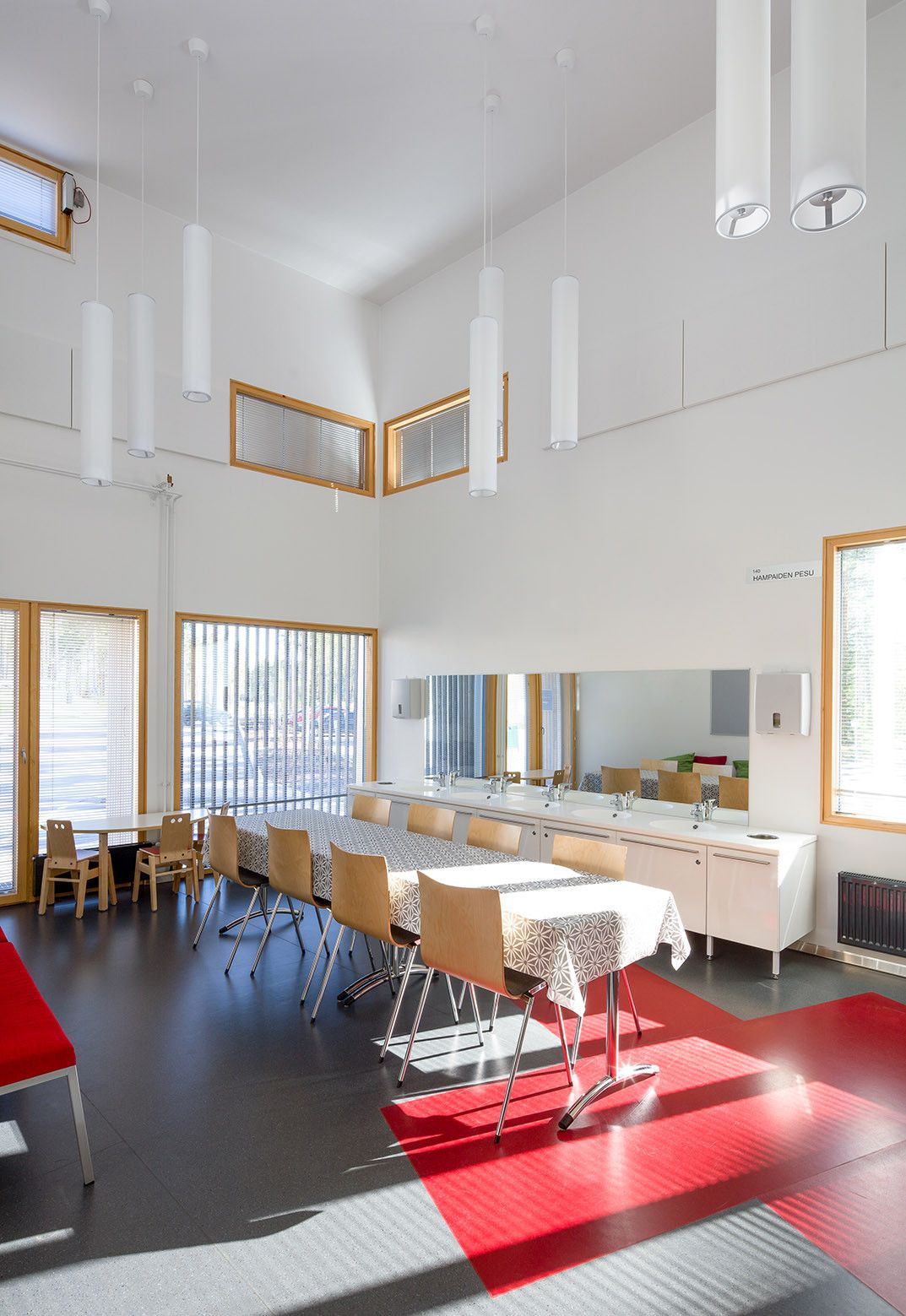 芬兰 Ruukki 新建医疗诊所,温馨公共空间设计-7