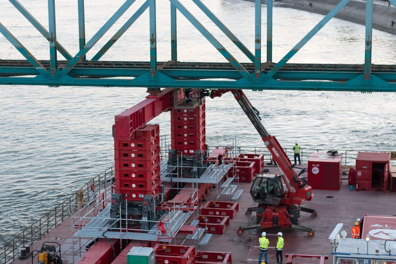 诺维萨德临时桥(博什科·佩罗舍维奇桥)拆除项目-42