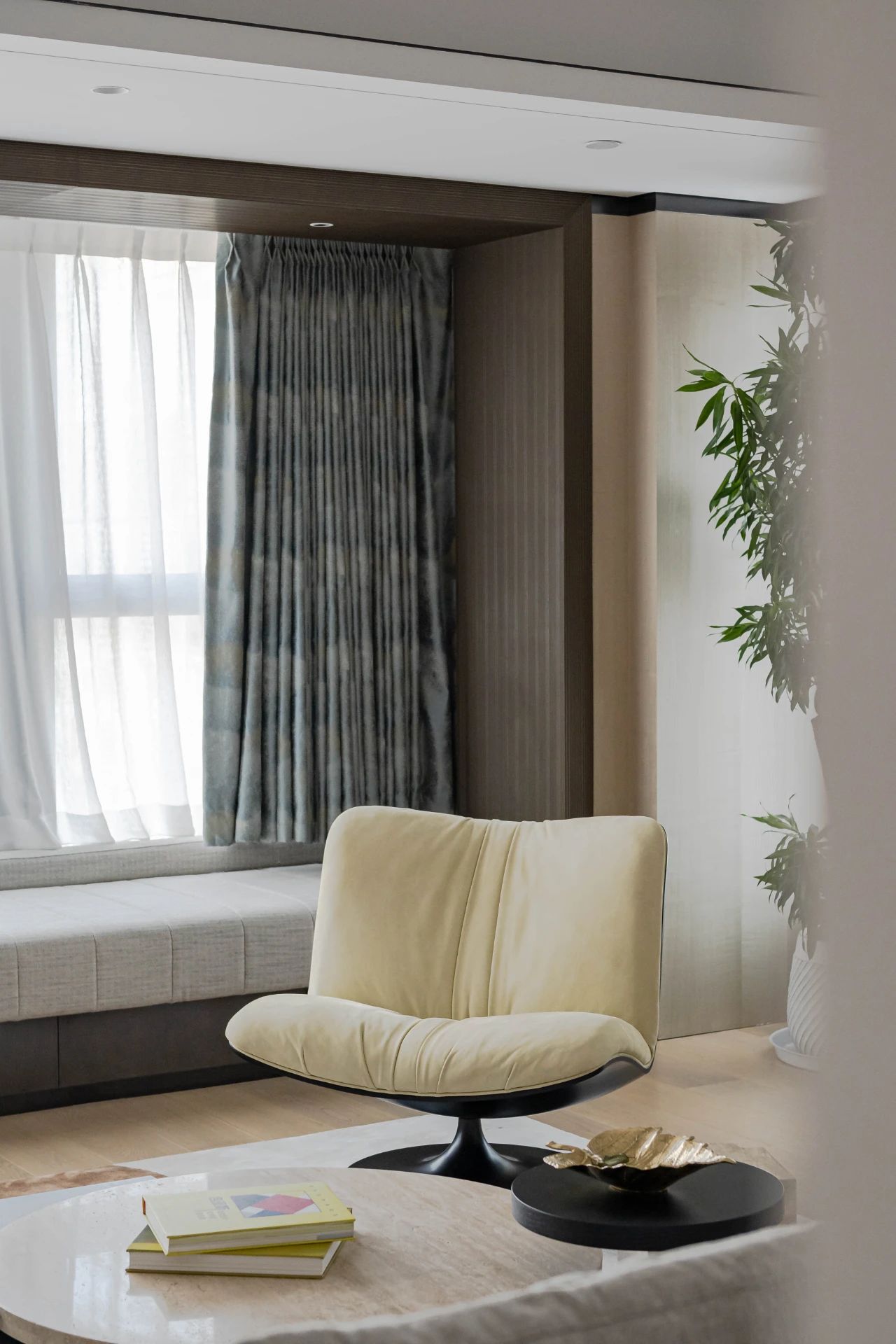 宇文长凝的 330㎡静谧之家丨温馨工作室-17